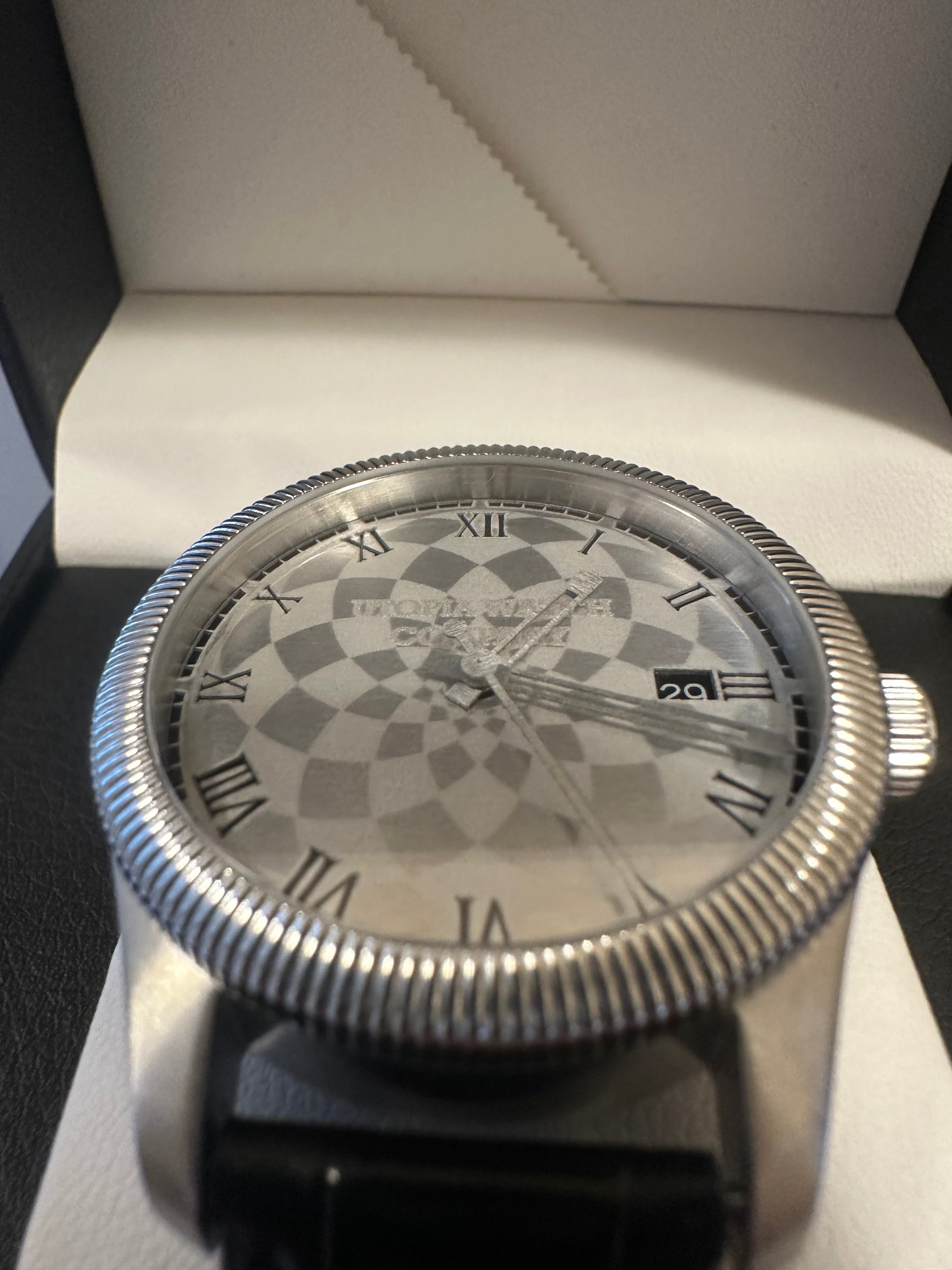 Illusion Watch | 1 of 1